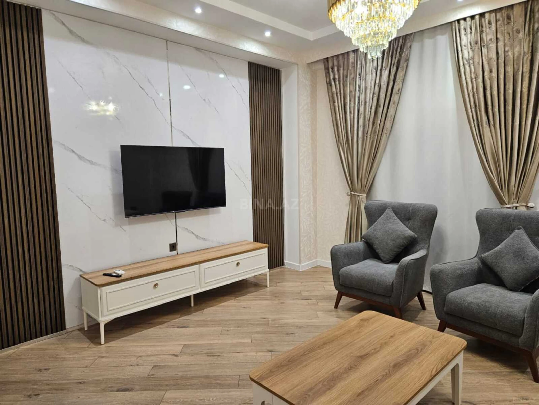 Kirayə verilir 3 otaqlı mənzil 130 m²