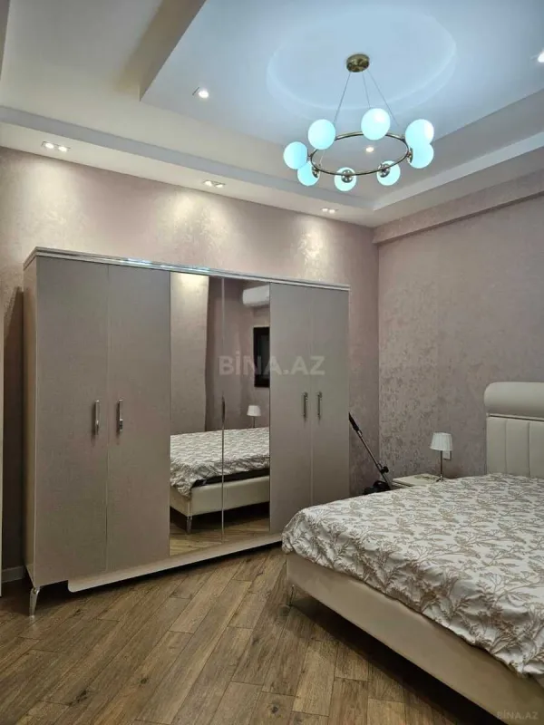 Kirayə verilir 3 otaqlı mənzil 130 m²
