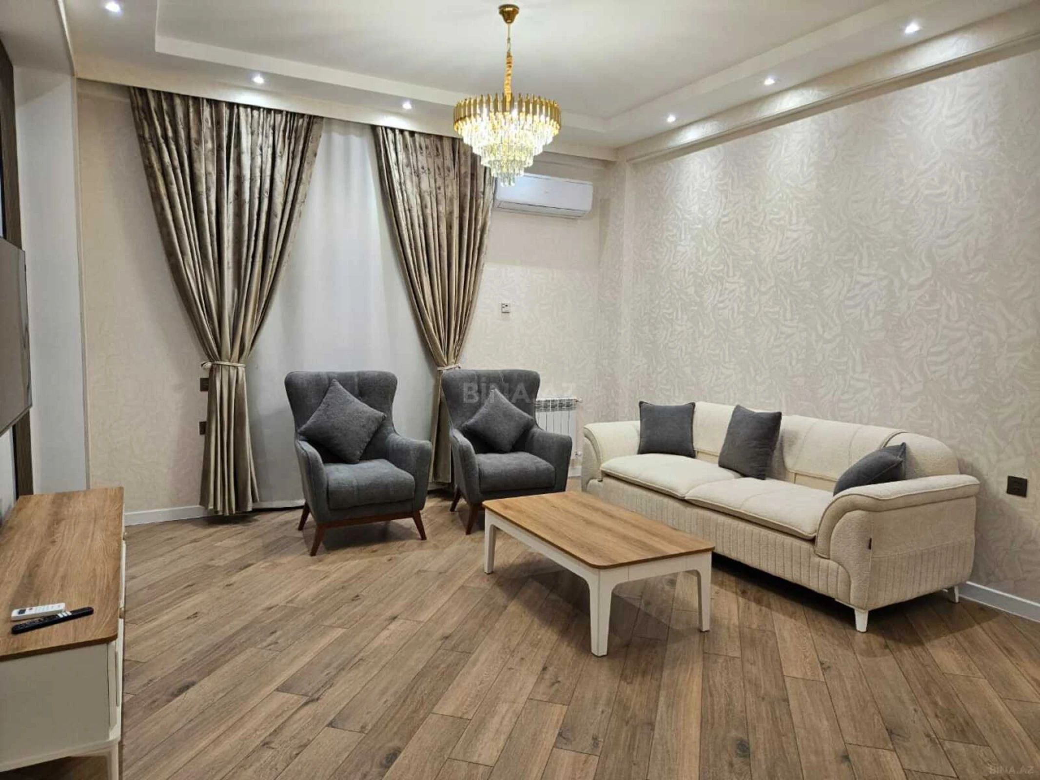 Kirayə verilir 3 otaqlı mənzil 130 m²