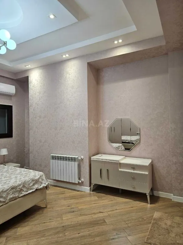 Kirayə verilir 3 otaqlı mənzil 130 m²