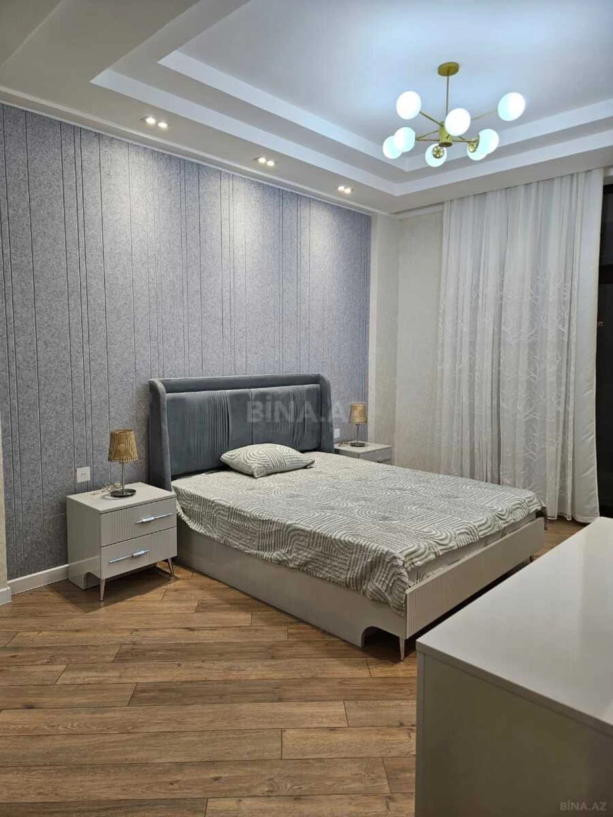 Kirayə verilir 3 otaqlı mənzil 130 m²