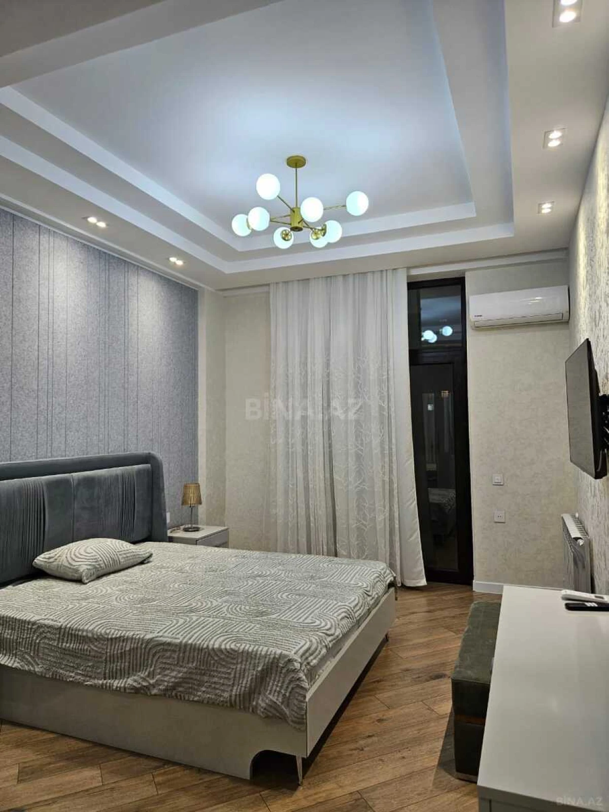 Kirayə verilir 3 otaqlı mənzil 130 m²