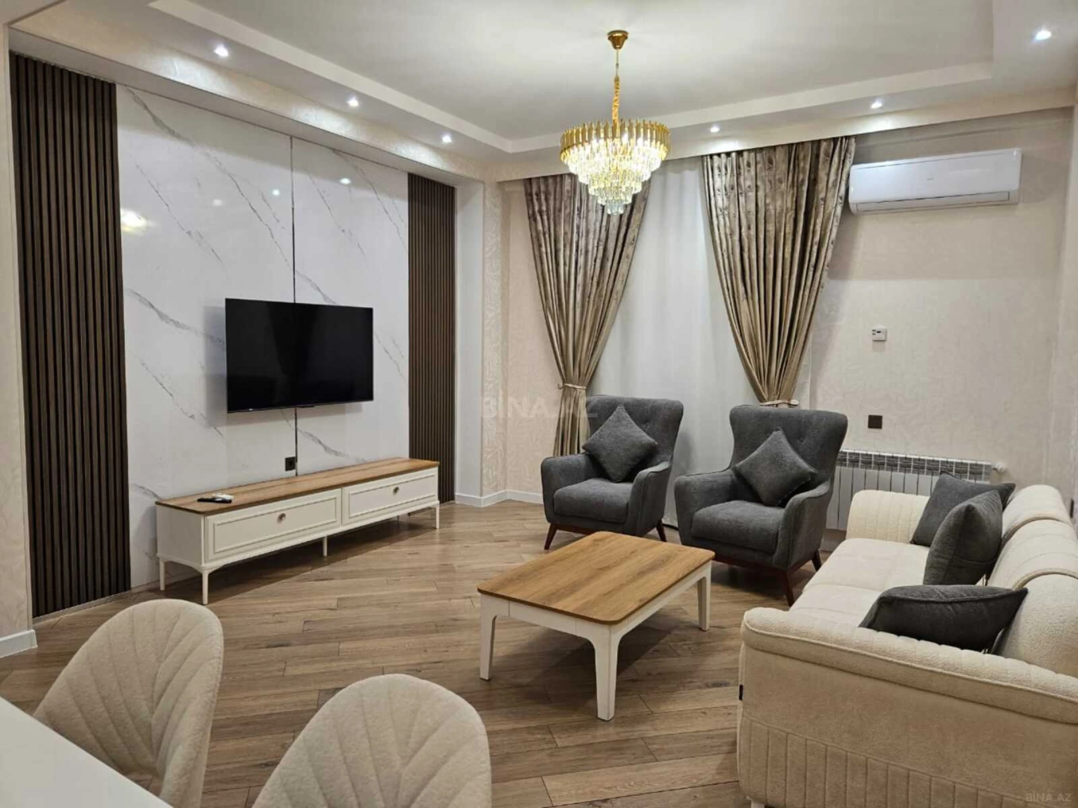 Kirayə verilir 3 otaqlı mənzil 130 m²