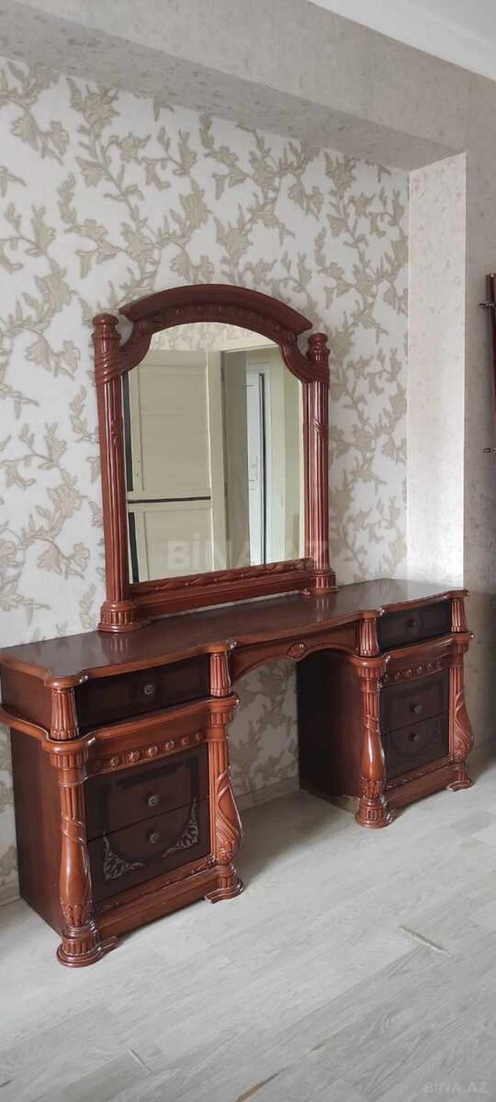 Satılır 4 otaqlı mənzil 182.3 m²