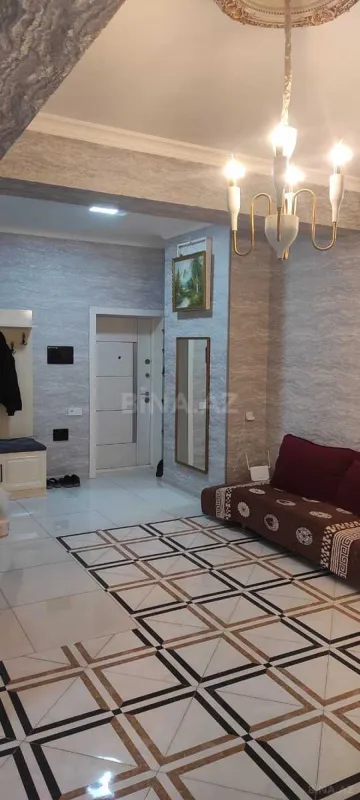 Satılır 4 otaqlı mənzil 182.3 m²