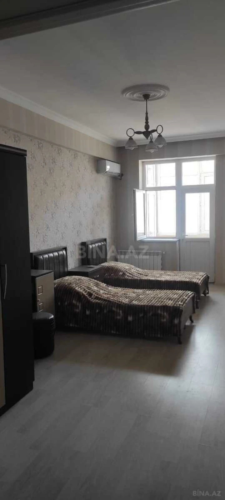 Satılır 4 otaqlı mənzil 182.3 m²