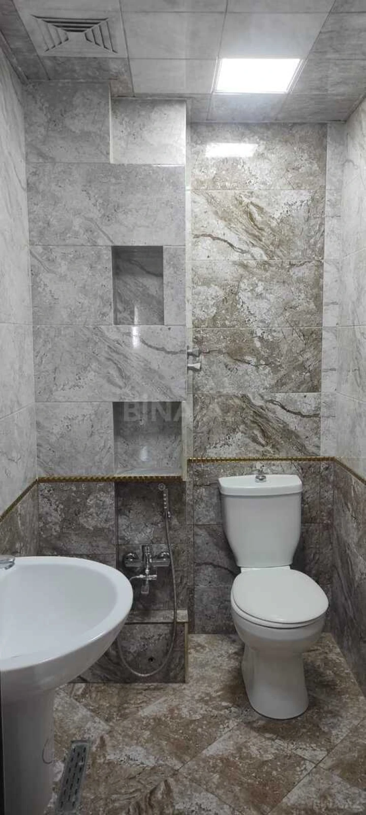 Satılır 4 otaqlı mənzil 182.3 m²