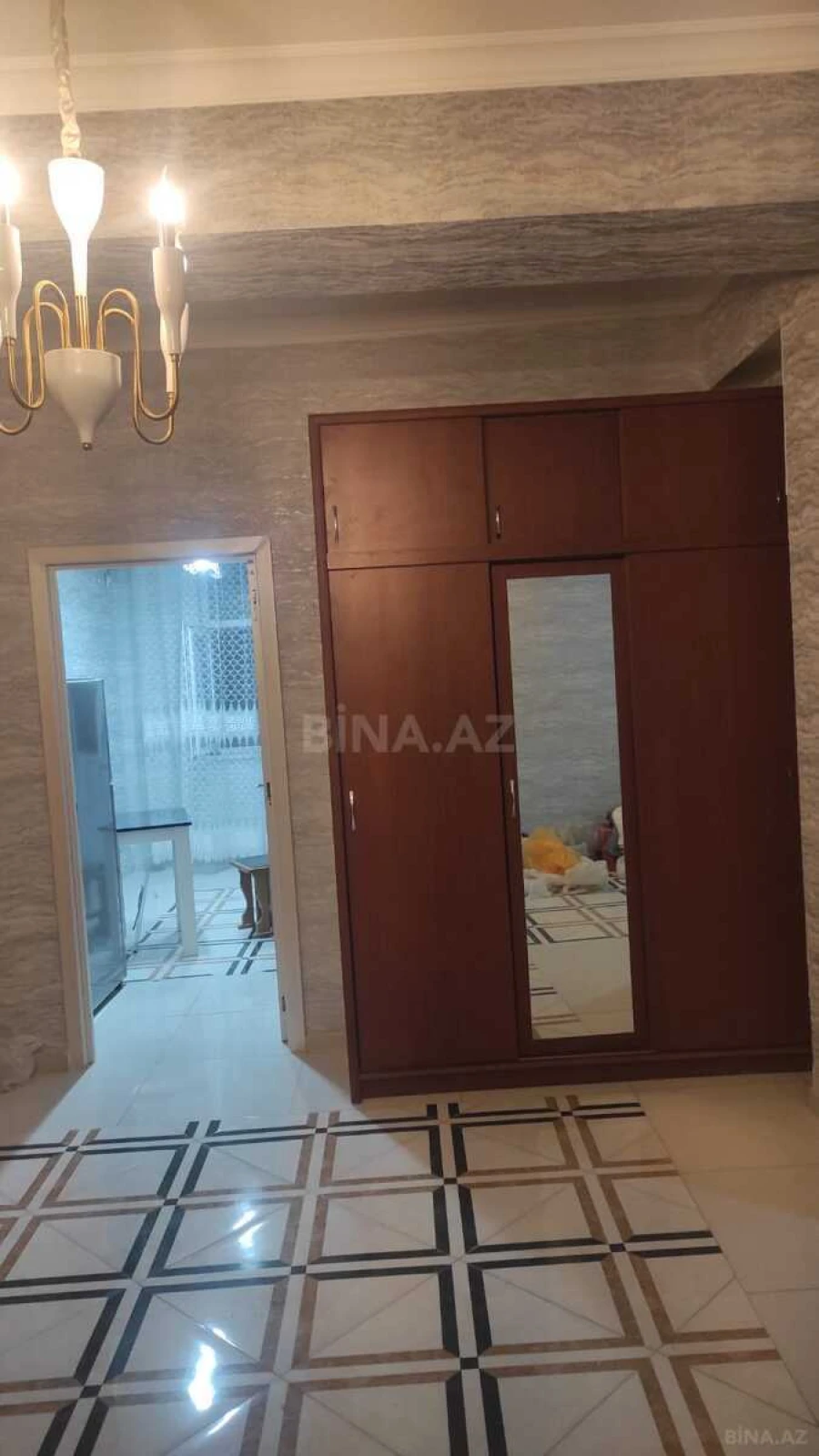 Satılır 4 otaqlı mənzil 182.3 m²