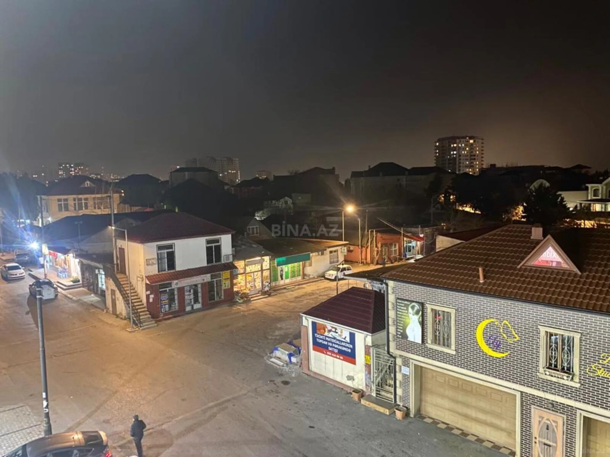 Satılır 3 otaqlı mənzil 131 m²