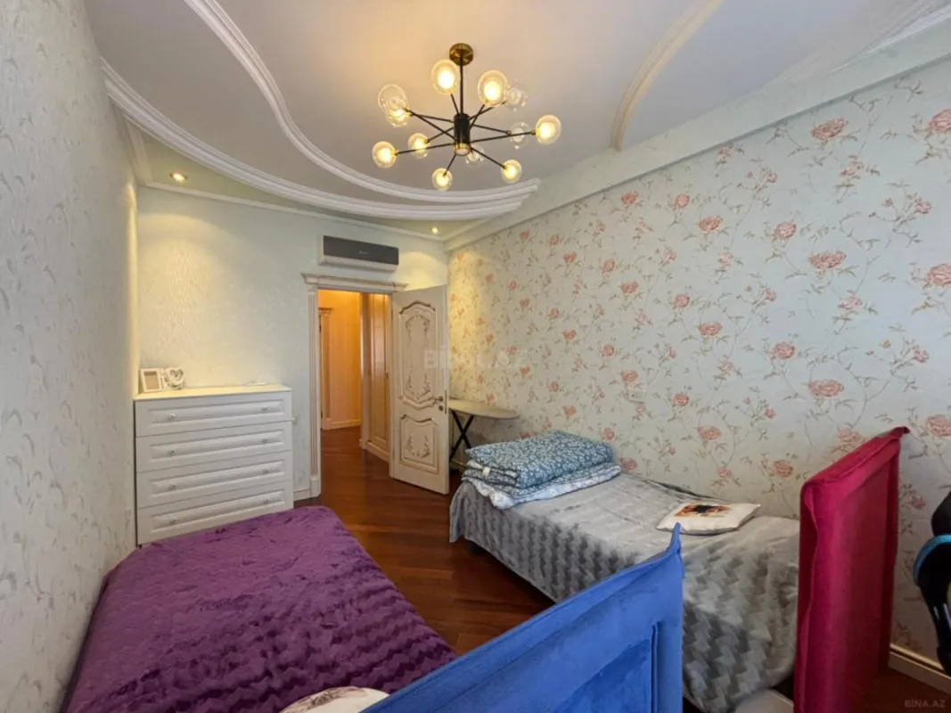 Kirayə verilir 3 otaqlı mənzil 140 m²