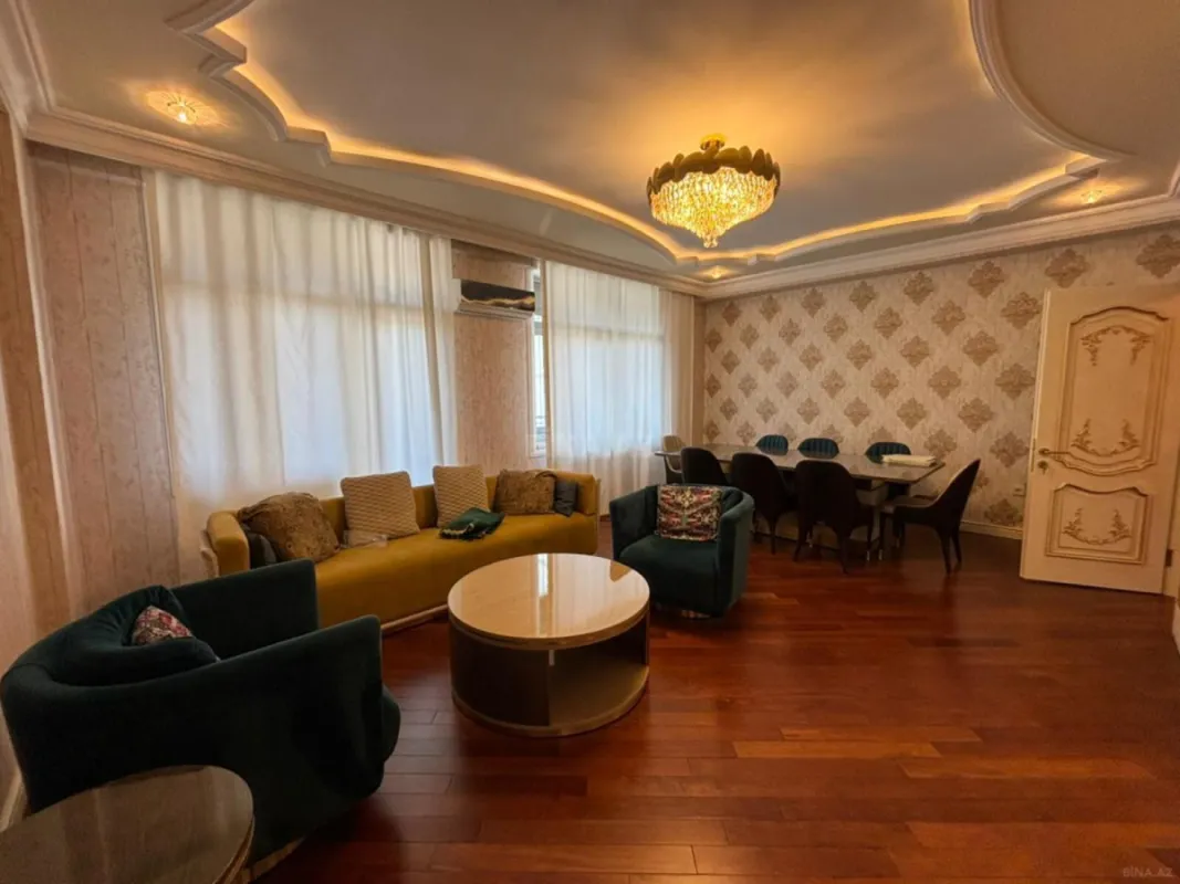 Kirayə verilir 3 otaqlı mənzil 140 m²