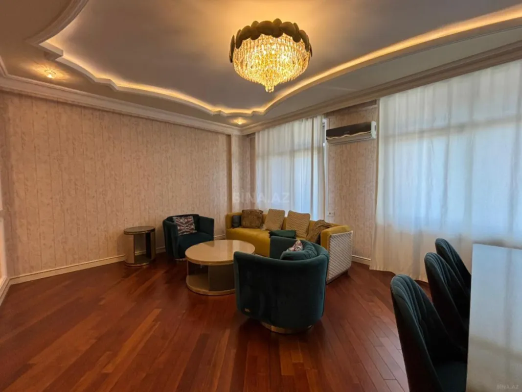 Kirayə verilir 3 otaqlı mənzil 140 m²