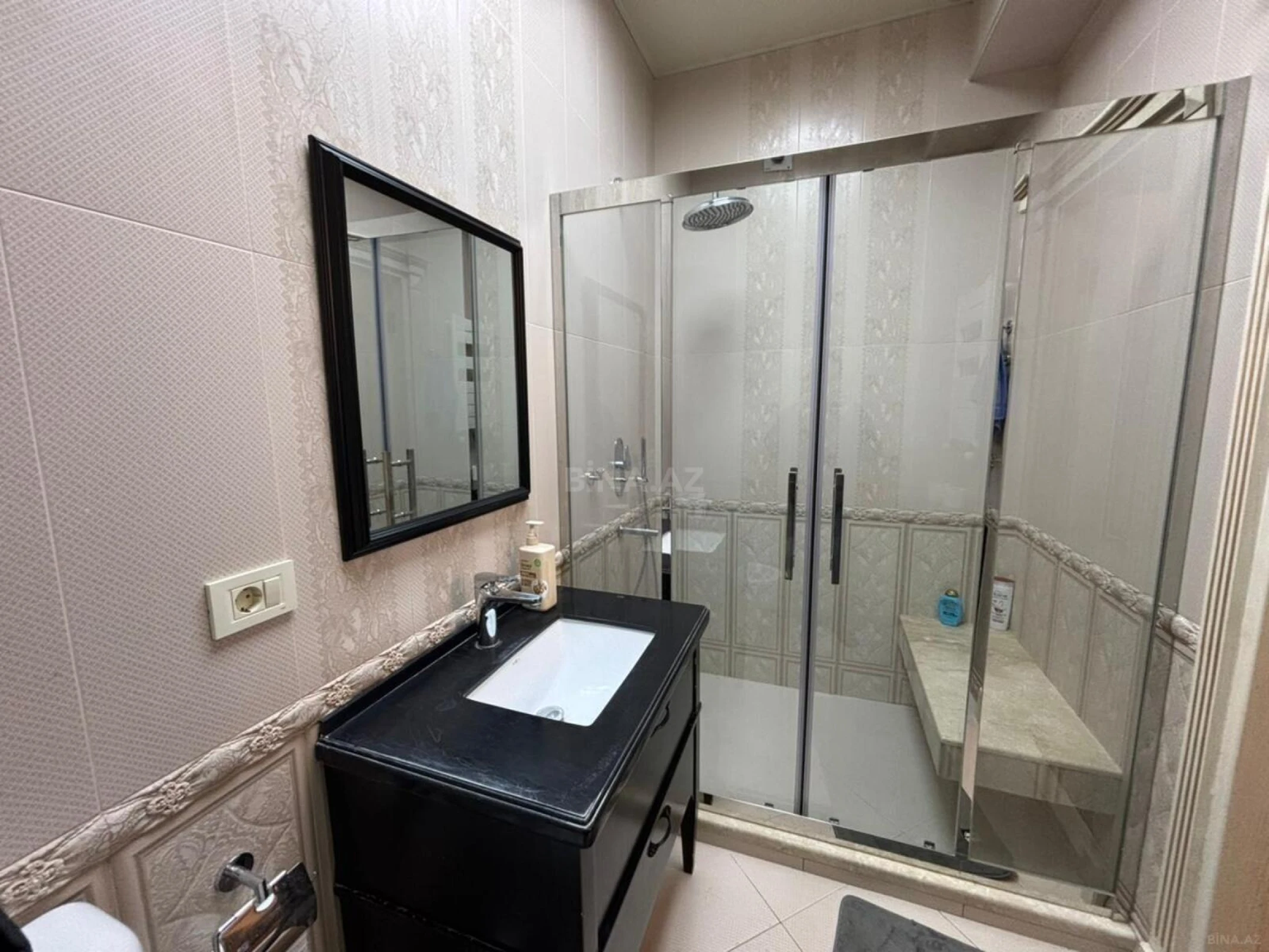 Kirayə verilir 3 otaqlı mənzil 140 m²