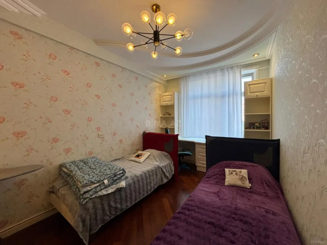 Kirayə verilir 3 otaqlı mənzil 140 m²