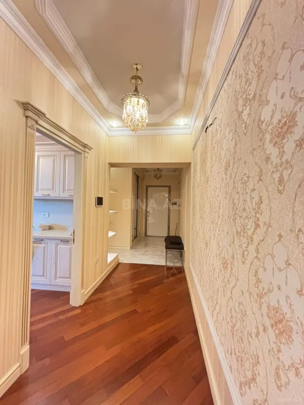 Kirayə verilir 3 otaqlı mənzil 140 m²