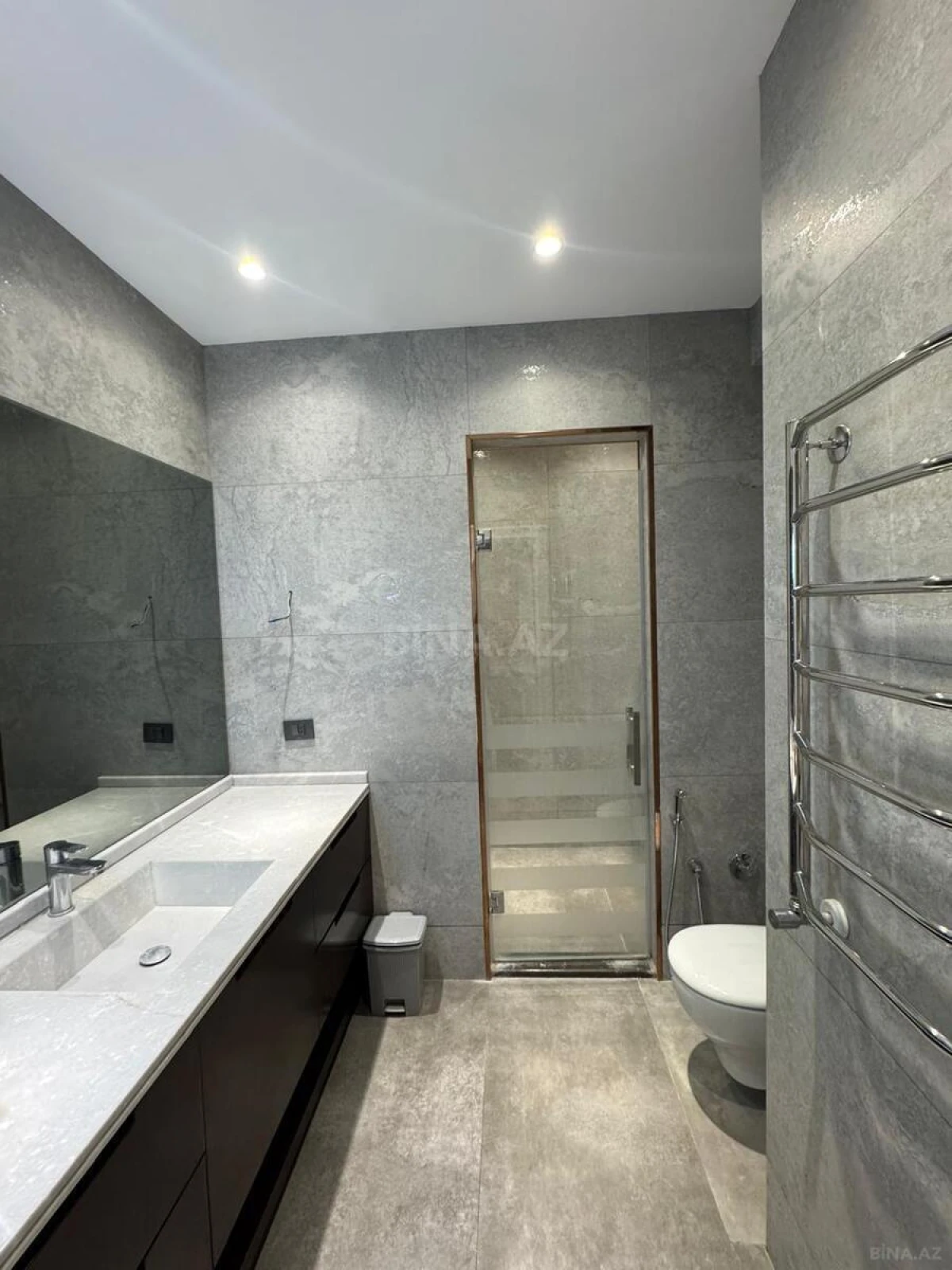 Satılır 3 otaqlı mənzil 103 m²