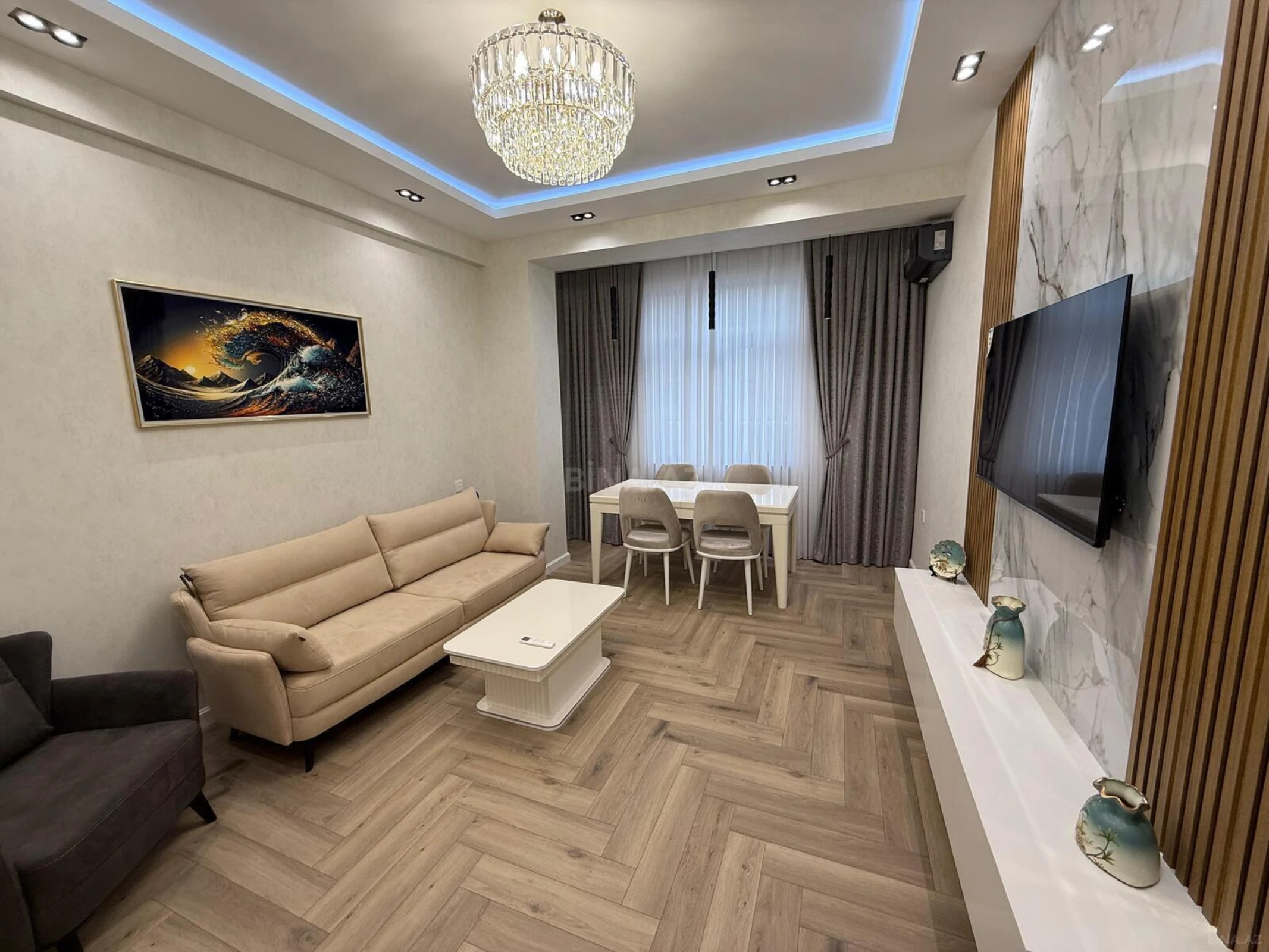 Kirayə verilir 2 otaqlı mənzil 70 m²