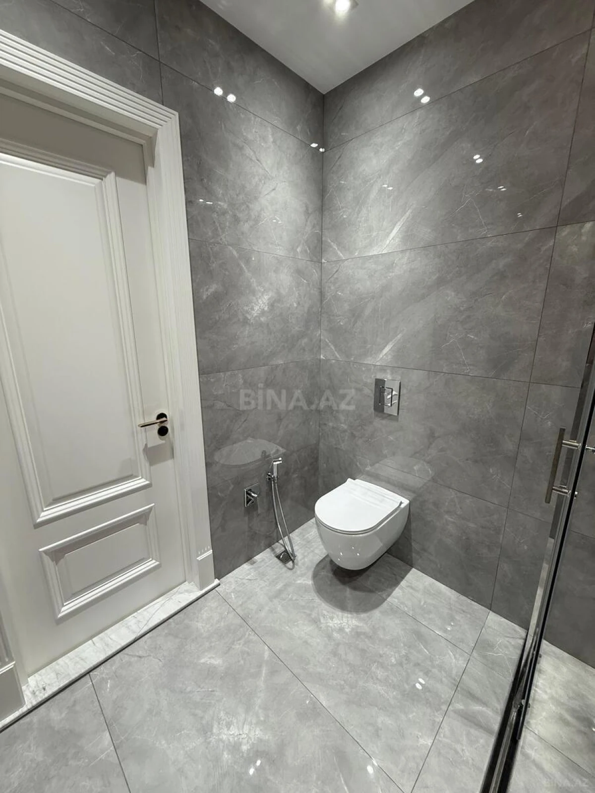 Kirayə verilir 2 otaqlı mənzil 70 m²