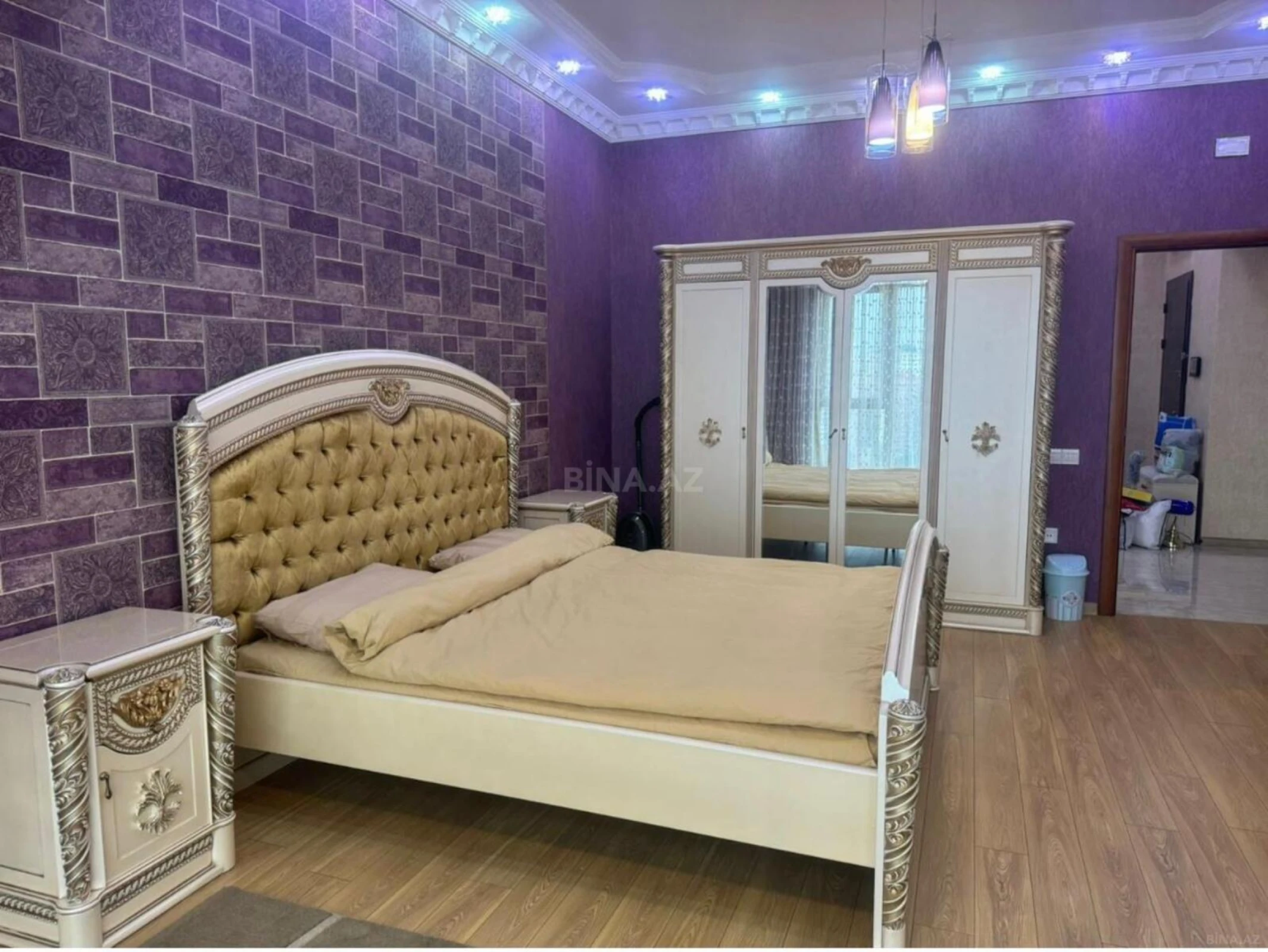 Kirayə verilir 4 otaqlı mənzil 181 m²