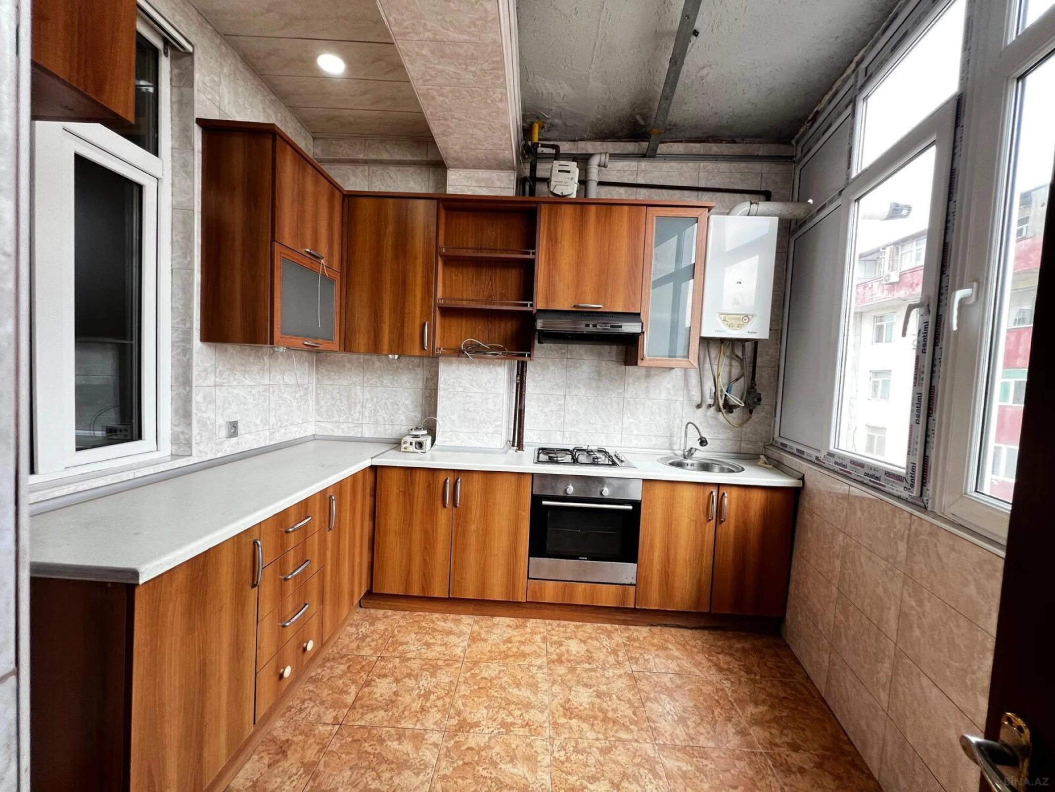 Satılır 3 otaqlı mənzil 95 m²