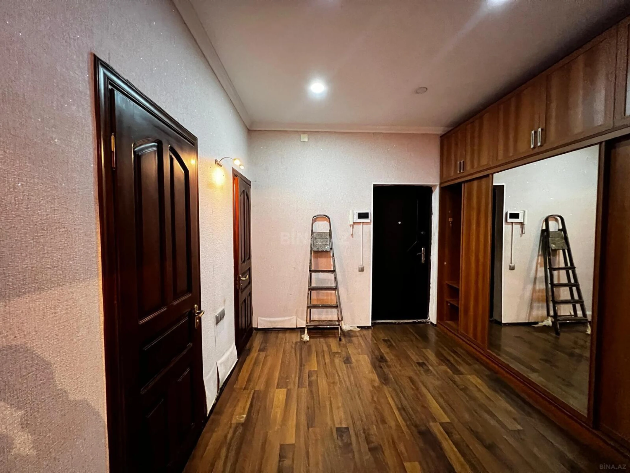 Satılır 3 otaqlı mənzil 95 m²