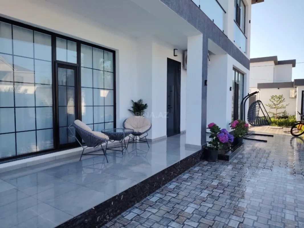 Satılır 6 otaqlı həyət evi 300 m²