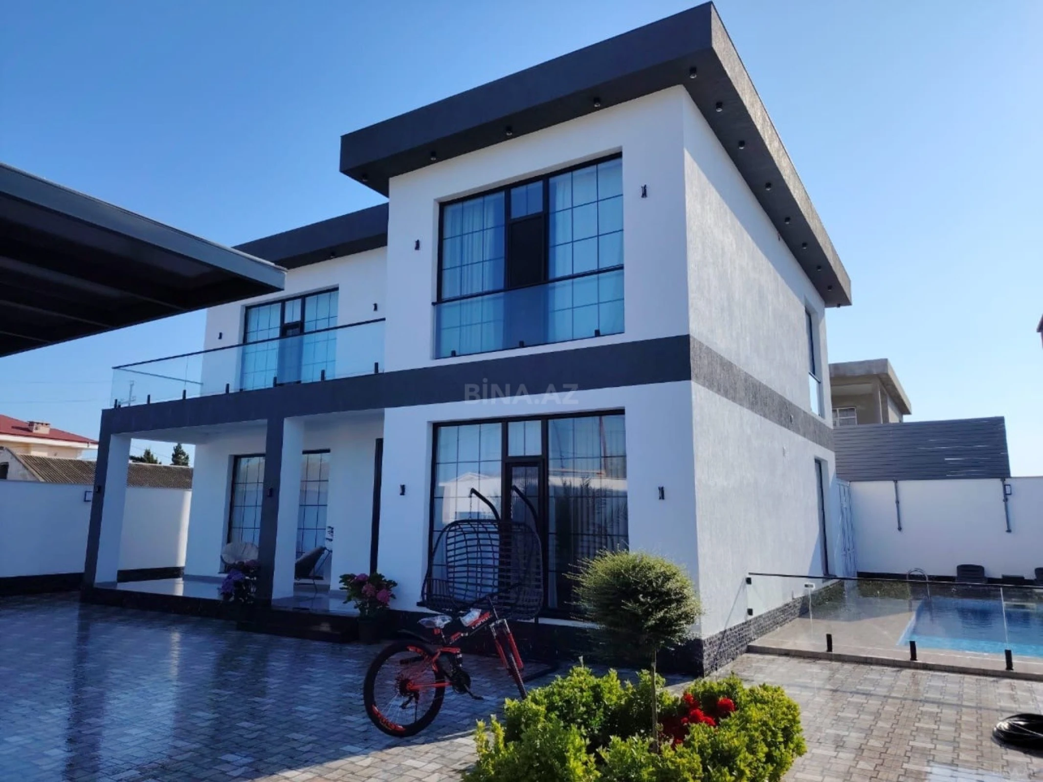 Satılır 6 otaqlı həyət evi 300 m²
