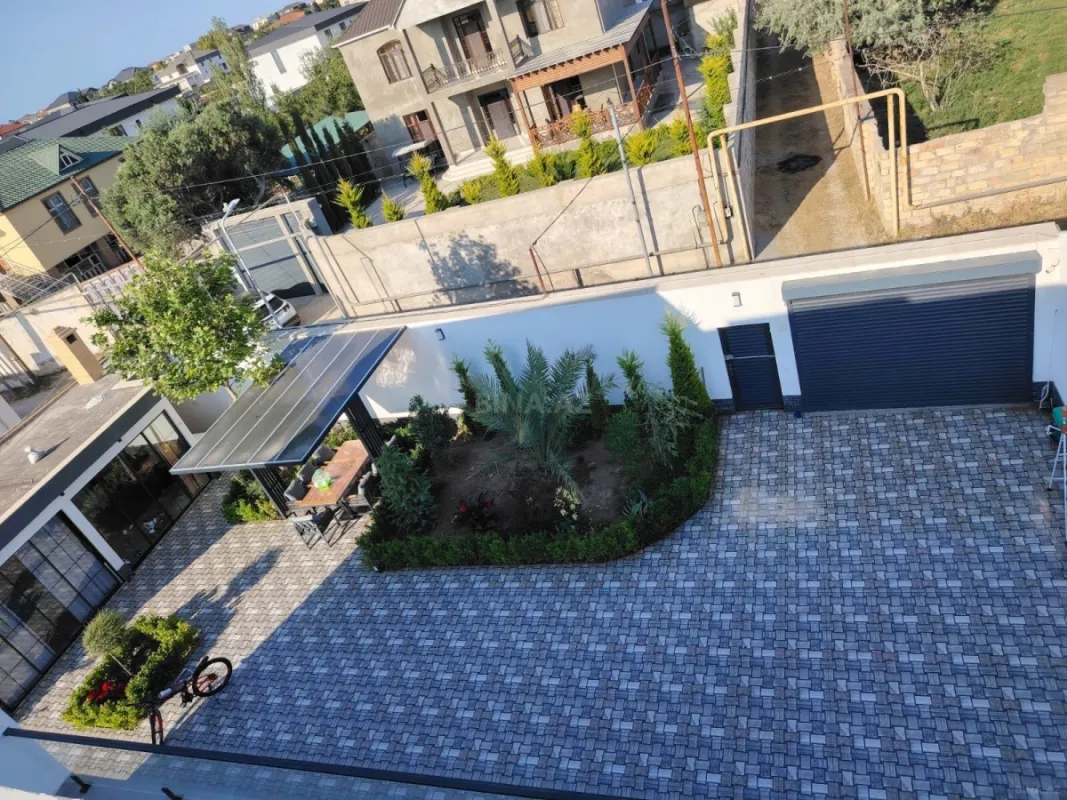 Satılır 6 otaqlı həyət evi 300 m²