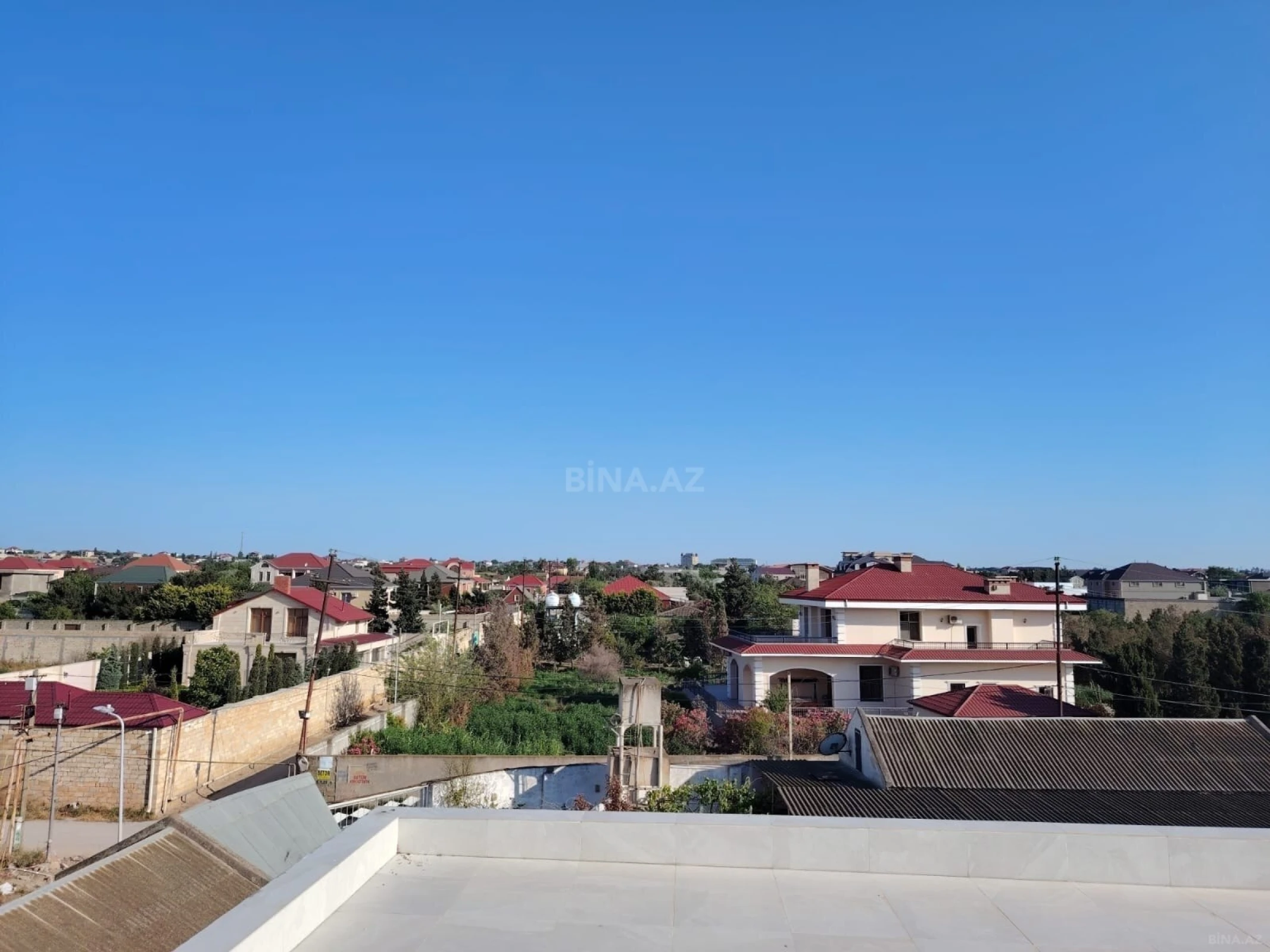 Satılır 6 otaqlı həyət evi 300 m²