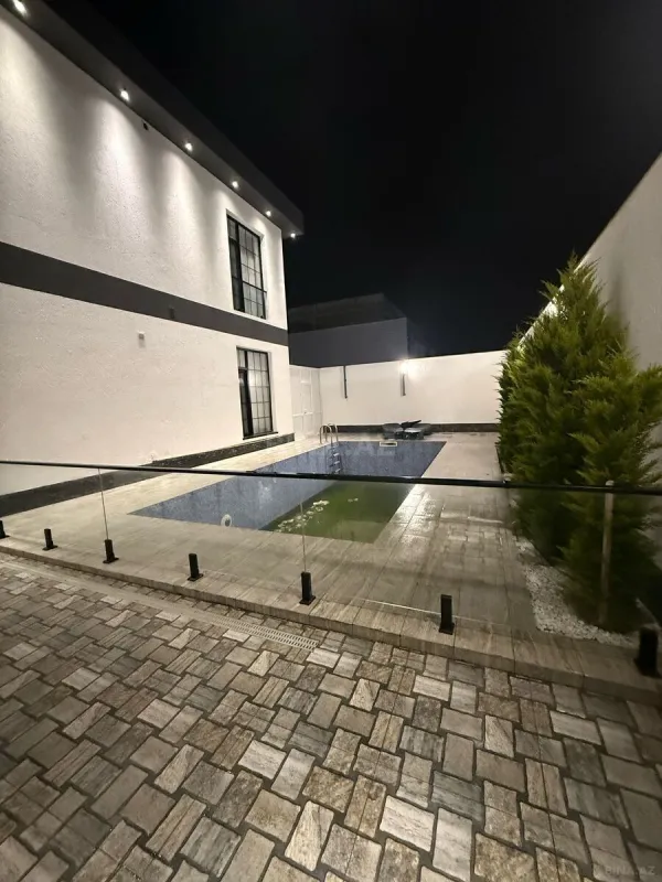 Satılır 6 otaqlı həyət evi 300 m²