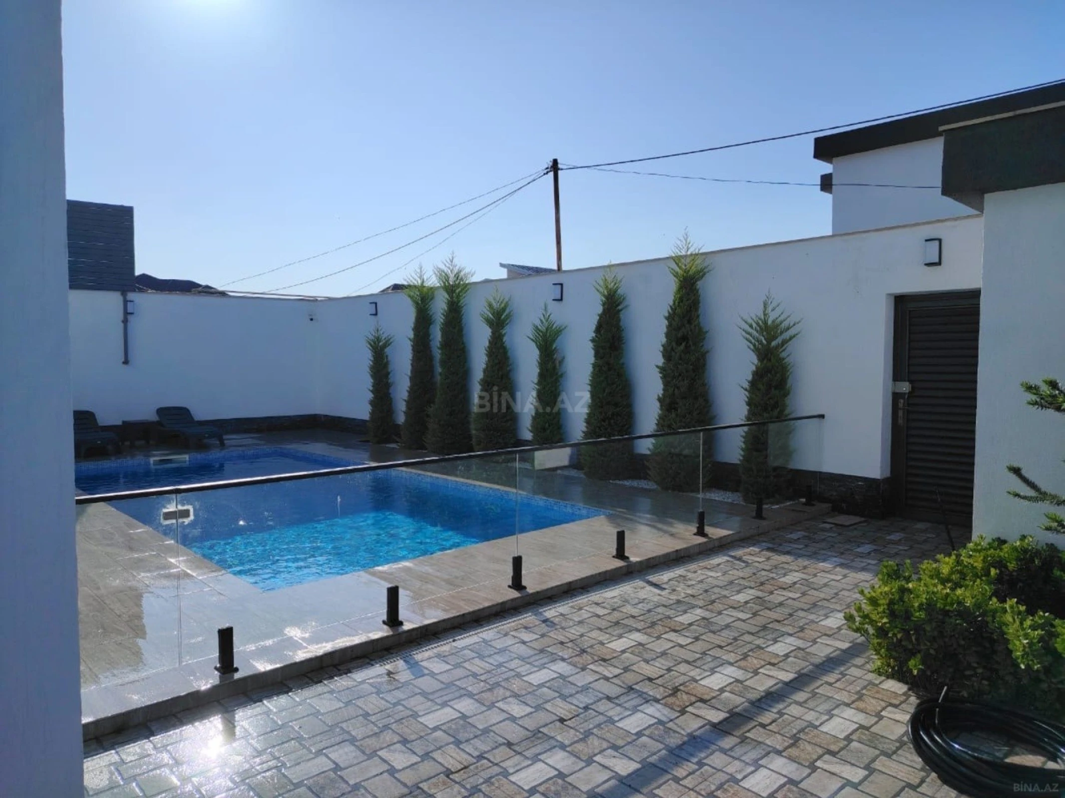 Satılır 6 otaqlı həyət evi 300 m²