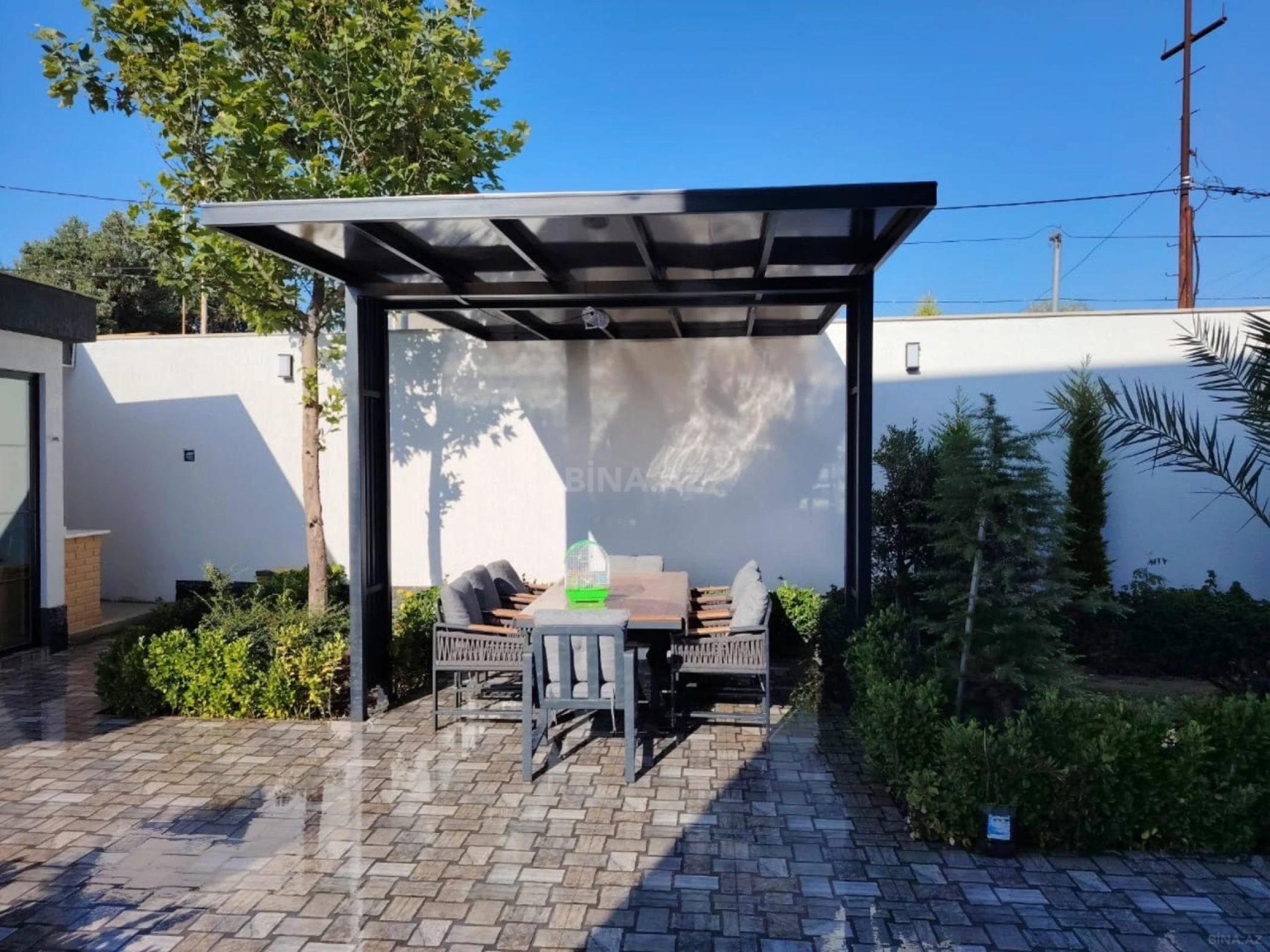 Satılır 6 otaqlı həyət evi 300 m²