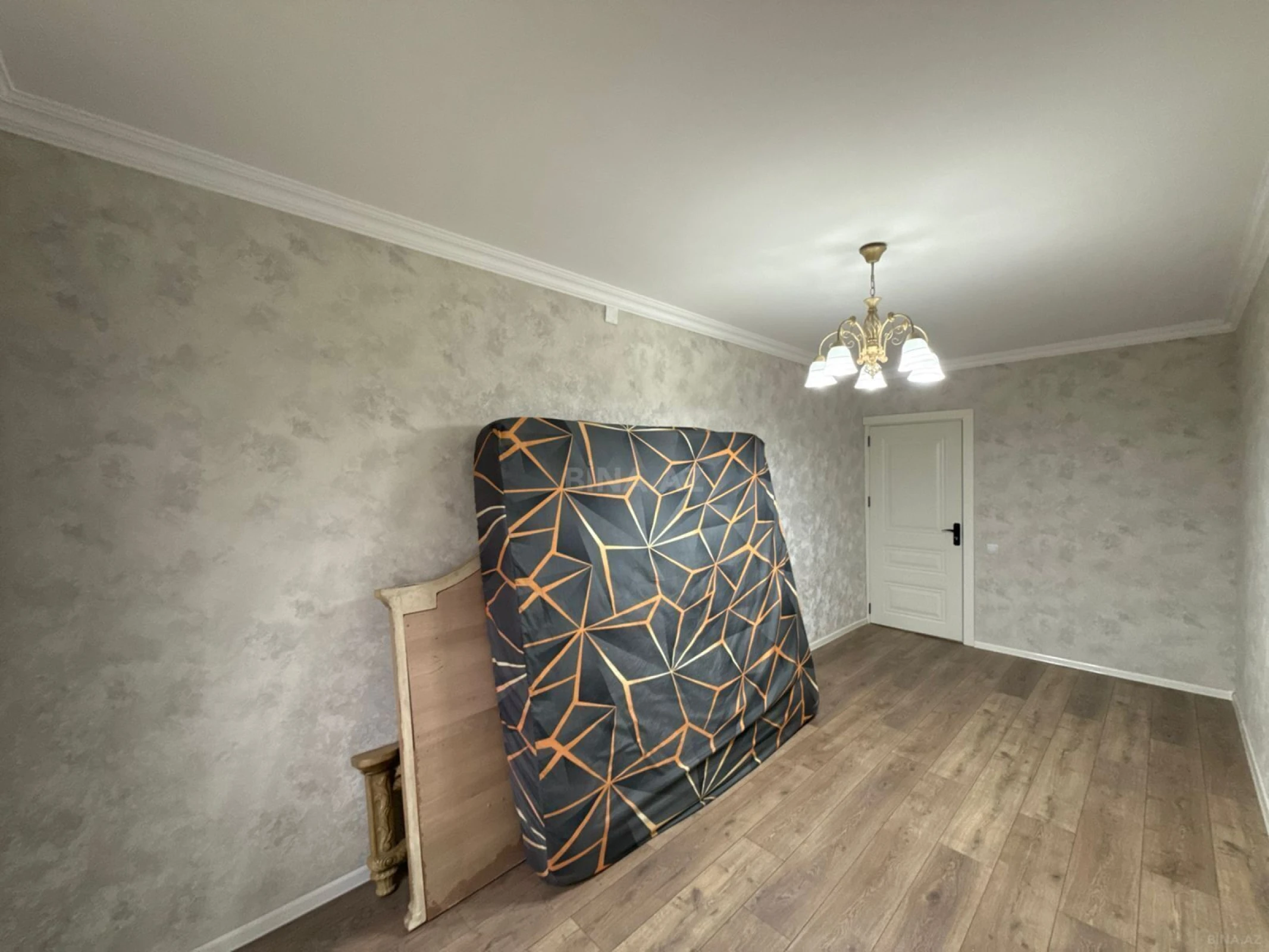 Satılır 2 otaqlı mənzil 55 m²