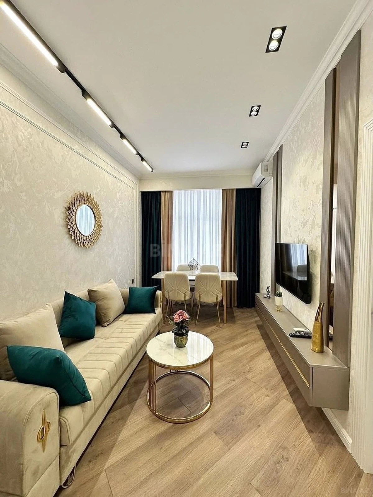 Kirayə verilir 2 otaqlı mənzil 61 m²