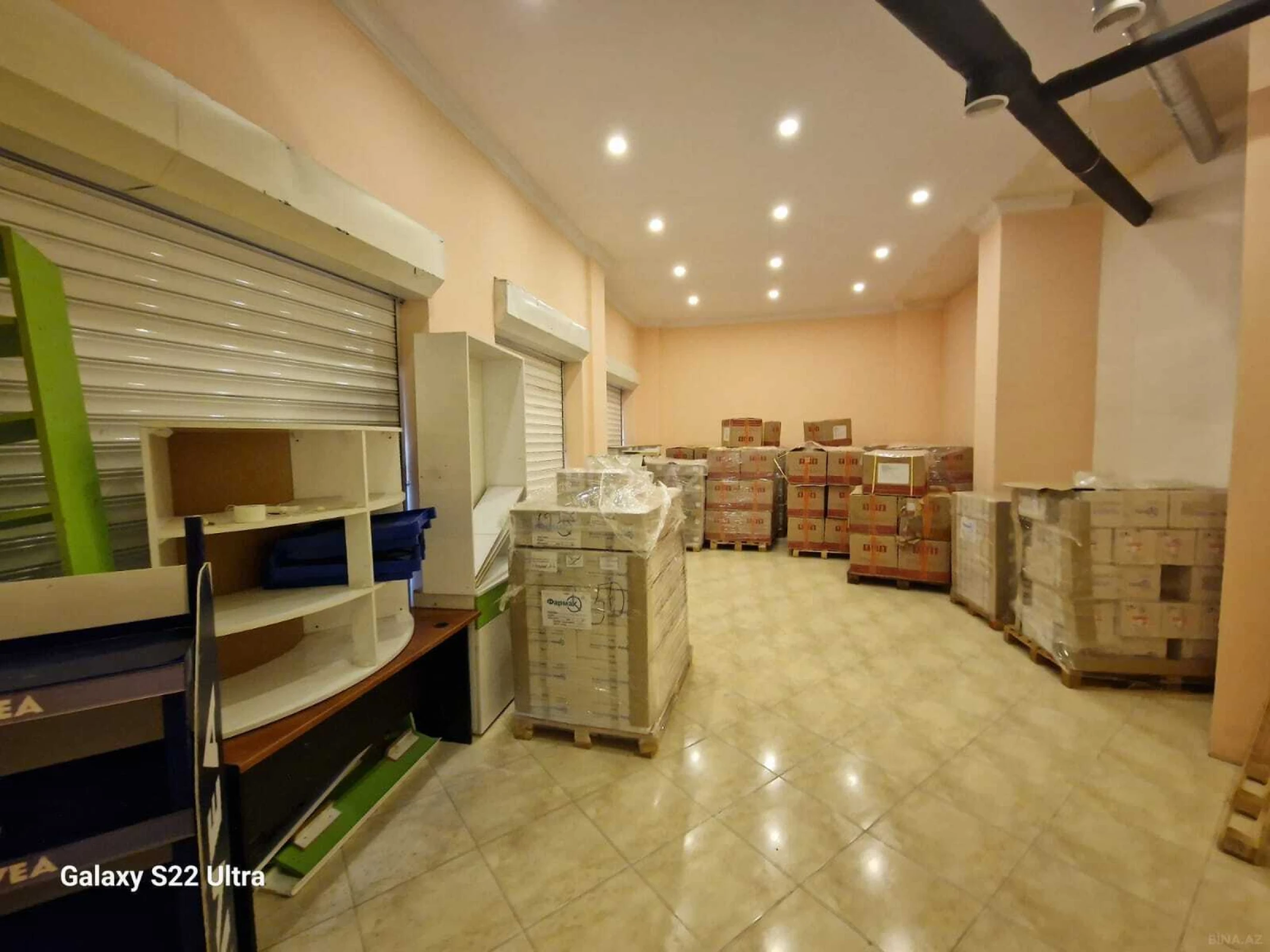 Satılır obyekt 380 m²