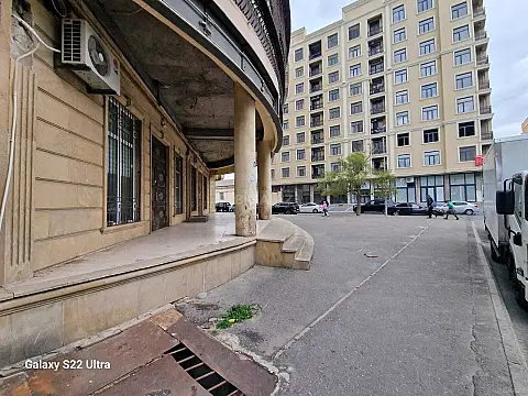 Satılır obyekt 380 m²