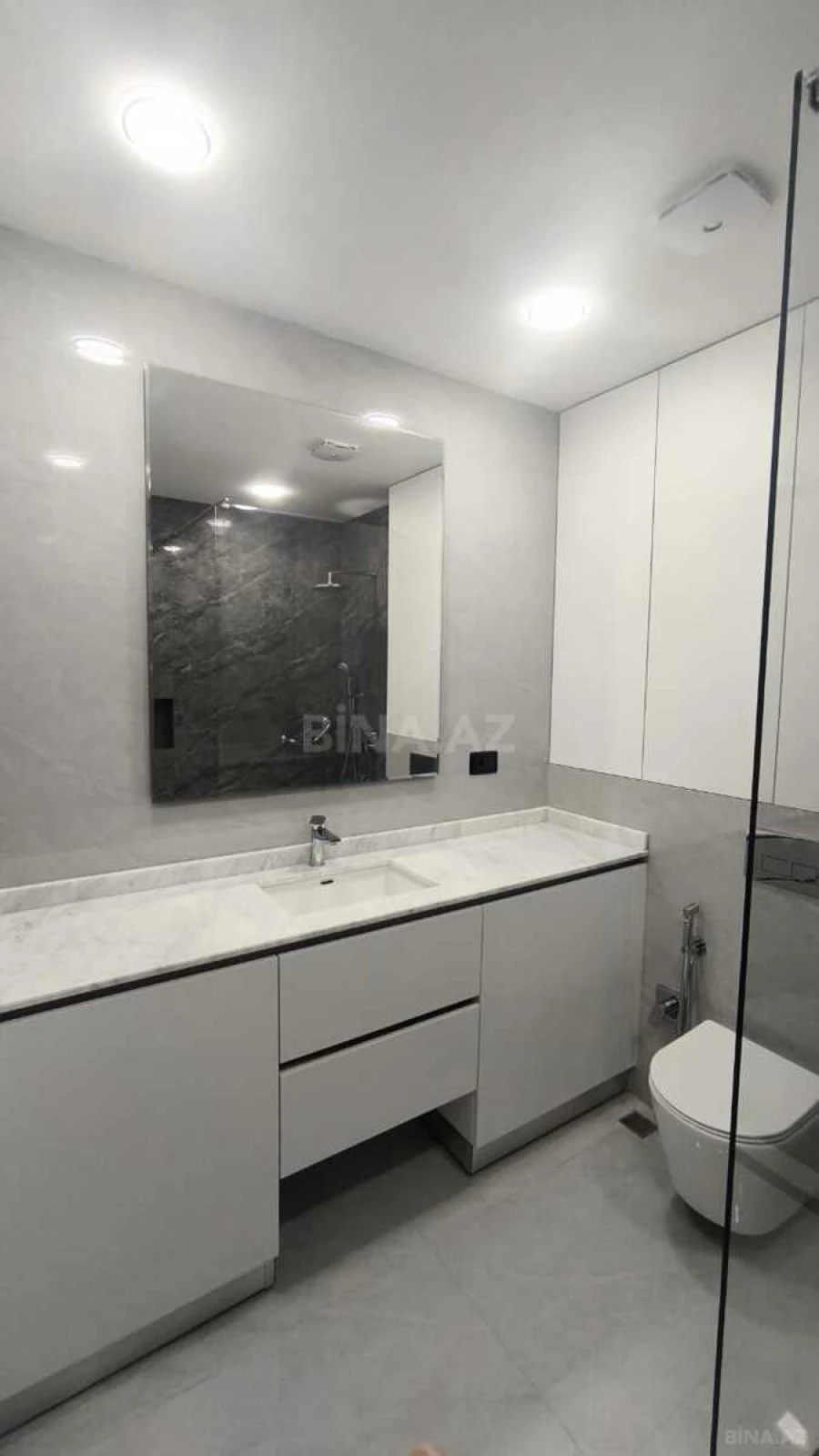 Satılır 1 otaqlı mənzil 60 m²