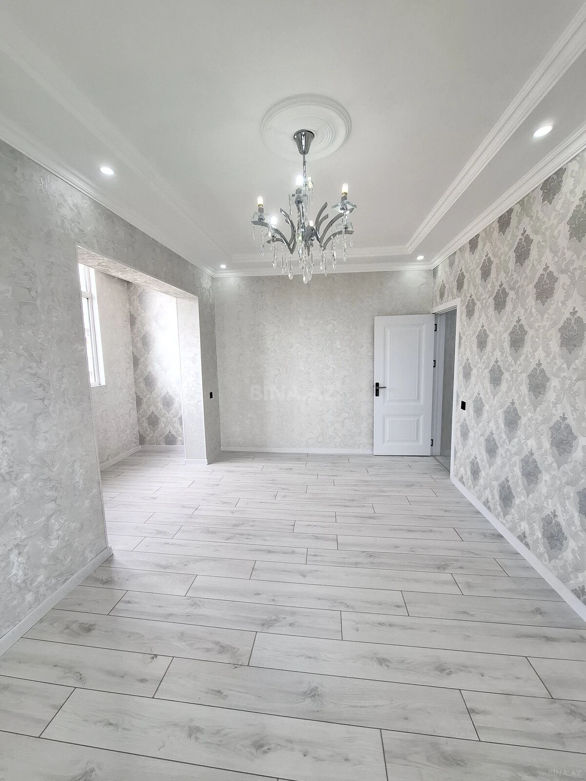 Satılır 2 otaqlı mənzil 65 m²