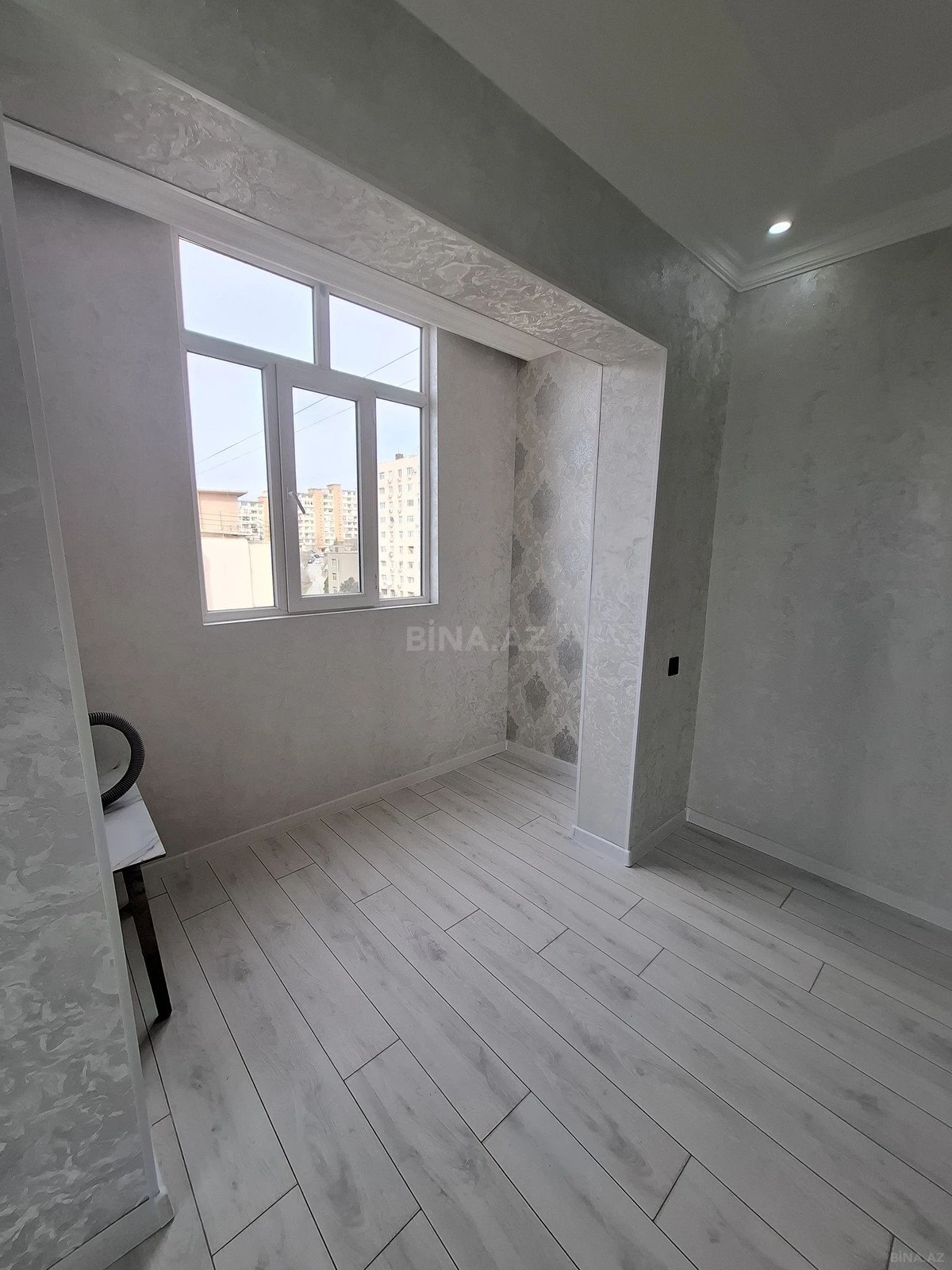 Satılır 2 otaqlı mənzil 65 m²
