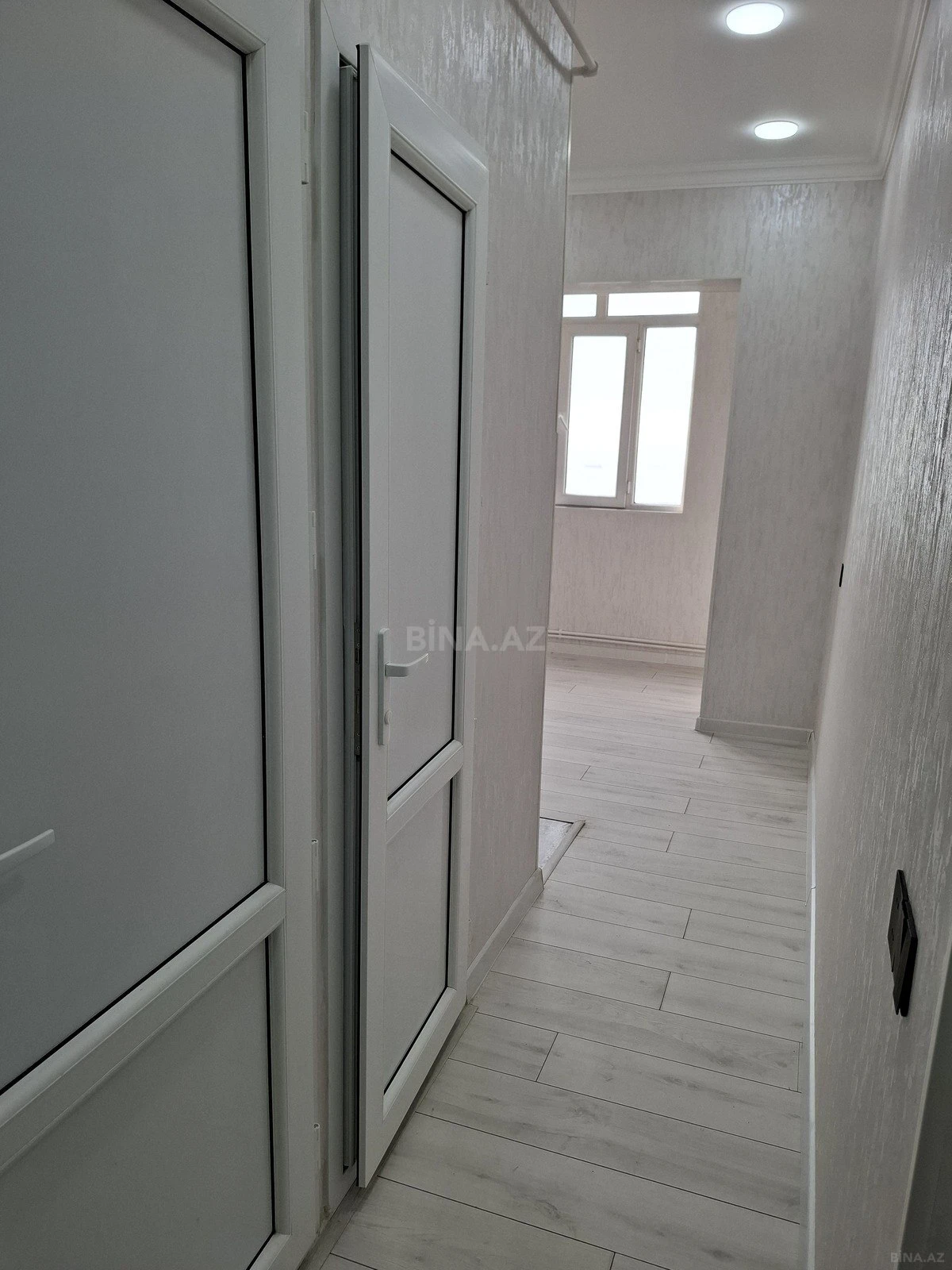 Satılır 2 otaqlı mənzil 65 m²