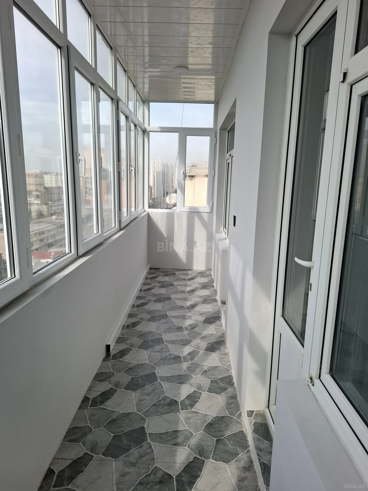 Satılır 2 otaqlı mənzil 65 m²