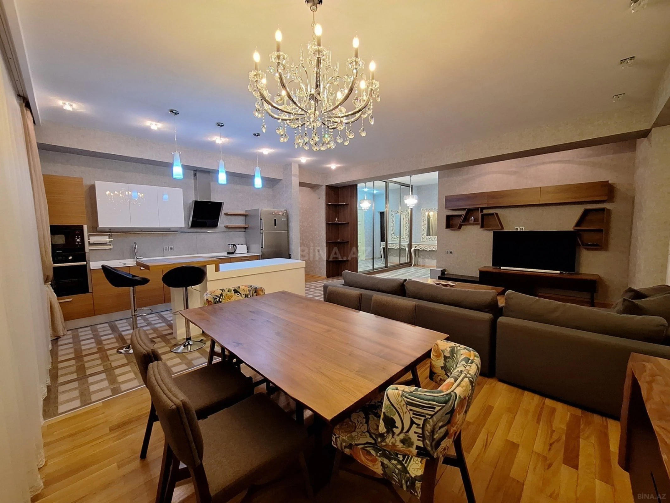 Kirayə verilir 3 otaqlı mənzil 120 m²