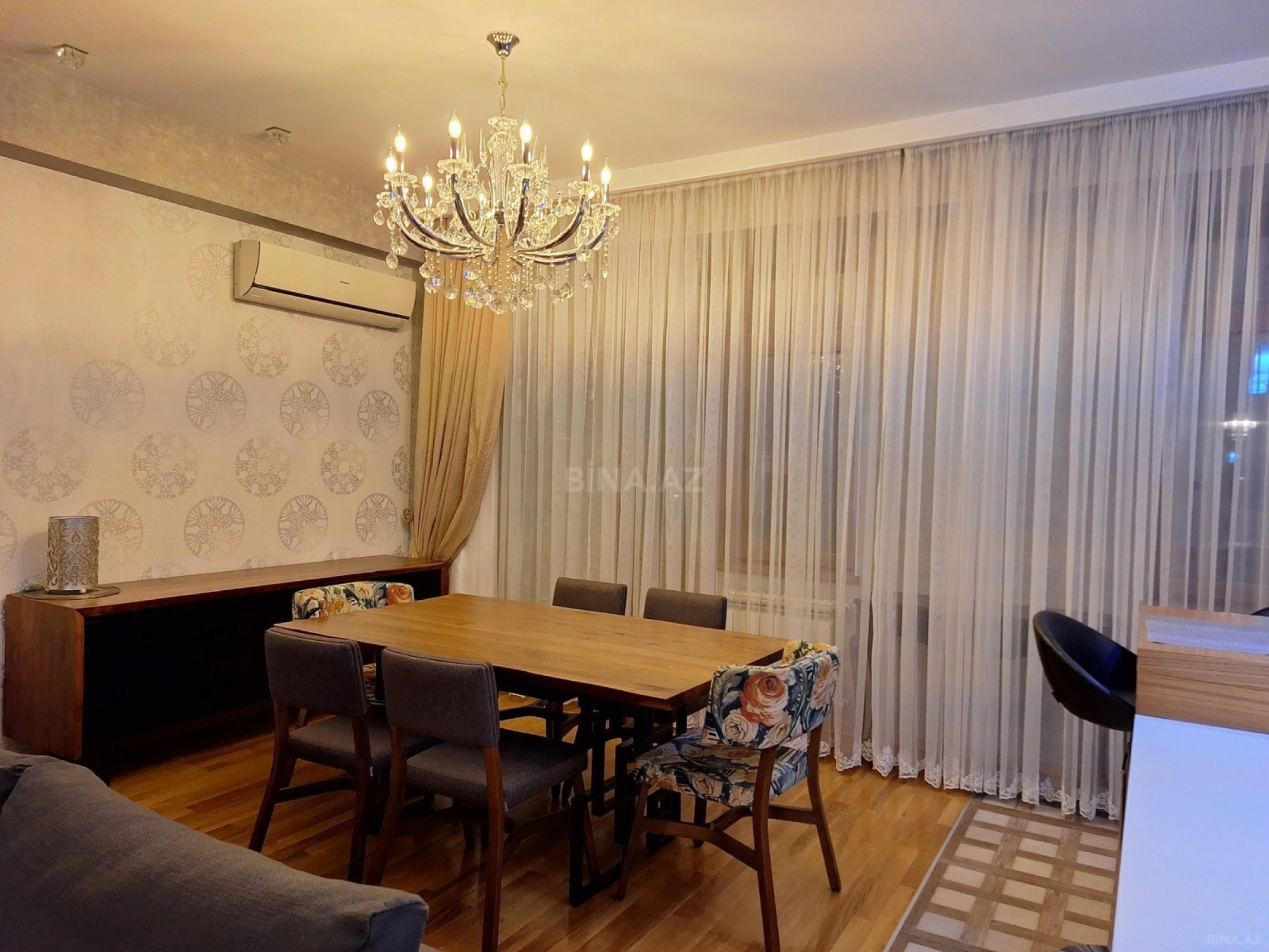 Kirayə verilir 3 otaqlı mənzil 120 m²