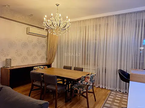 Kirayə verilir 3 otaqlı mənzil 120 m²