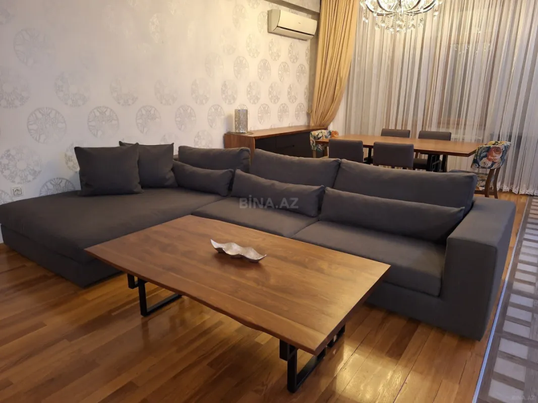 Kirayə verilir 3 otaqlı mənzil 120 m²