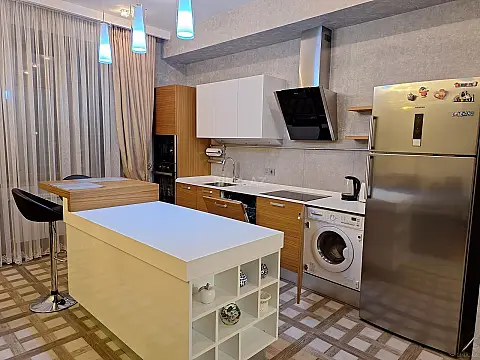 Kirayə verilir 3 otaqlı mənzil 120 m²