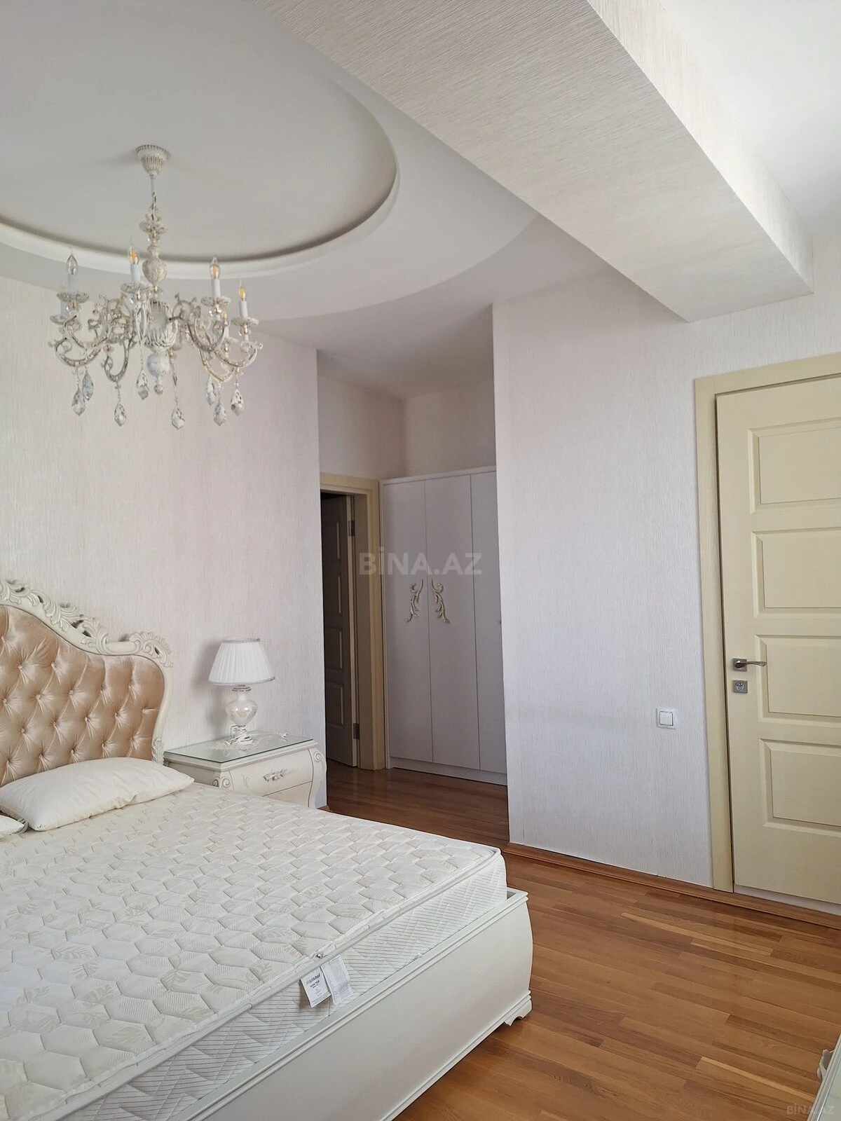 Kirayə verilir 3 otaqlı mənzil 120 m²