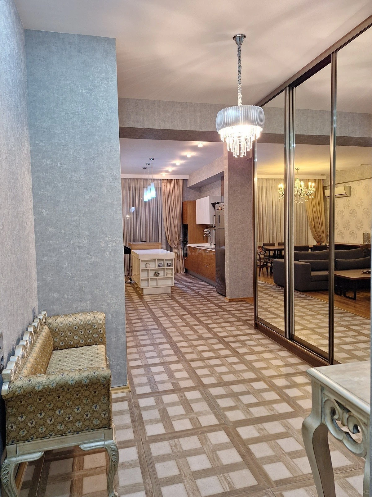 Kirayə verilir 3 otaqlı mənzil 120 m²