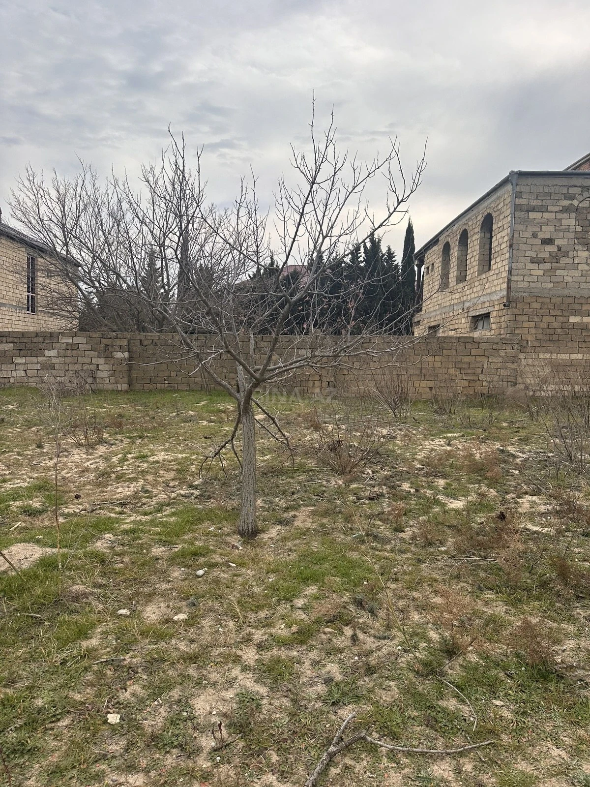 Satılır torpaq sahəsi 2 m²