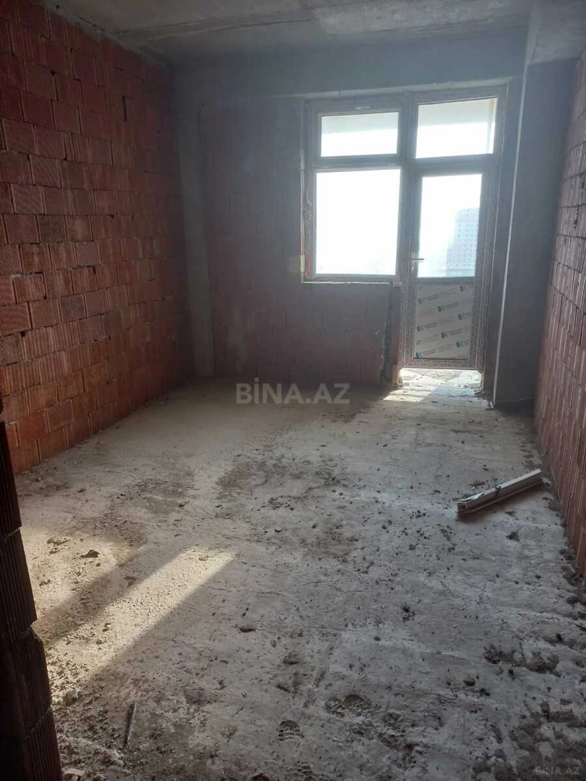Satılır 3 otaqlı mənzil 155 m²